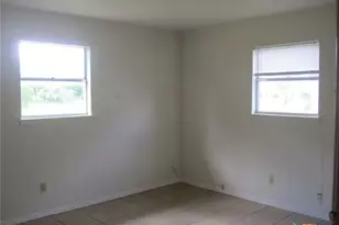 305 E Avenue A, Copperas Cove, TX 76522 - Photo 7