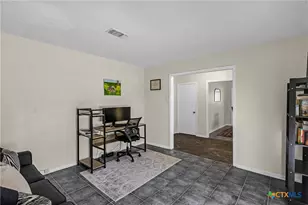 1604 N Cleveland Ave, Cameron, TX 76520 - Photo 11