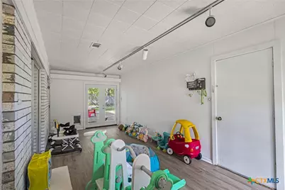 1604 N Cleveland Avenue, Cameron, TX 76520 - Photo 35