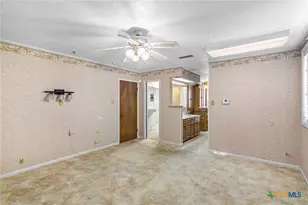 1101 Clark St, Yoakum, TX 77995 - Photo 31