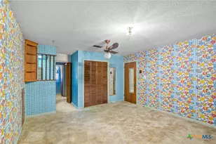 1101 Clark St, Yoakum, TX 77995 - Photo 35