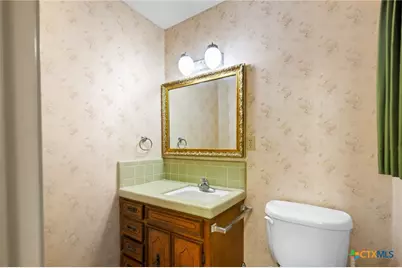 1101 Clark Street, Yoakum, TX 77995 - Photo 21