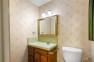 1101 Clark St, Yoakum, TX 77995 - Photo 21