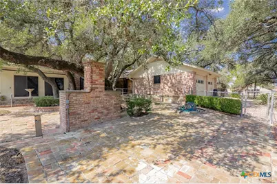1101 Clark Street, Yoakum, TX 77995 - Photo 43
