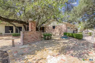 1101 Clark St, Yoakum, TX 77995 - Photo 43