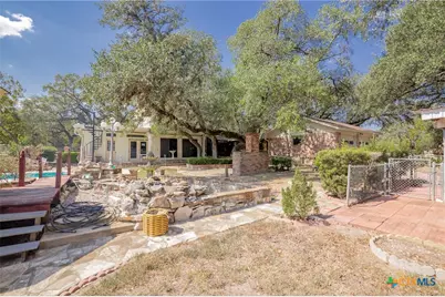 1101 Clark Street, Yoakum, TX 77995 - Photo 47