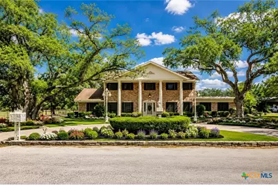 1101 Clark Street, Yoakum, TX 77995 - Photo 1
