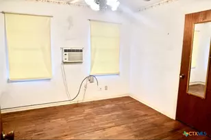 141 Jackson, Elgin, TX 78621 - Photo 33