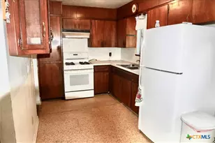 141 Jackson, Elgin, TX 78621 - Photo 13