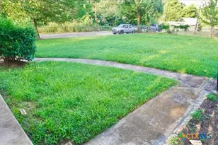 141 Jackson, Elgin, TX 78621 - Photo 7