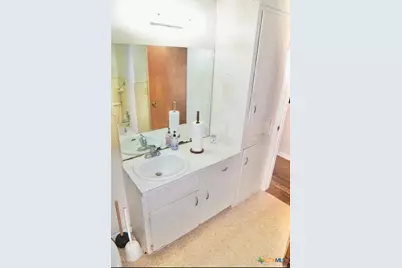 141 Jackson, Elgin, TX 78621 - Photo 29