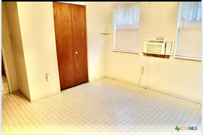 141 Jackson, Elgin, TX 78621 - Photo 27