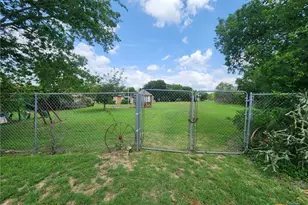 601 N Rhomberg St, Burnet, TX 78611 - Photo 39