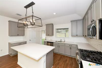 2069 Flametree Avenue, New Braunfels, TX 78132 - Photo 15