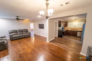 4804 Dahlia Ln, Victoria, TX 77904 - Photo 5