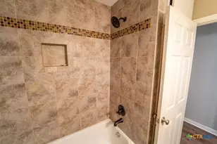 4804 Dahlia Ln, Victoria, TX 77904 - Photo 15