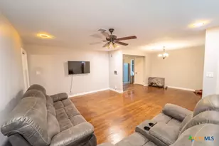 4804 Dahlia Ln, Victoria, TX 77904 - Photo 3