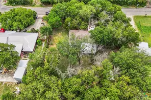 137 Columbia Cir, San Marcos, TX 78666 - Photo 7