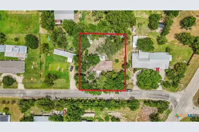 137 Columbia Circle, San Marcos, TX 78666 - Photo 5