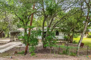 137 Columbia Cir, San Marcos, TX 78666 - Photo 3