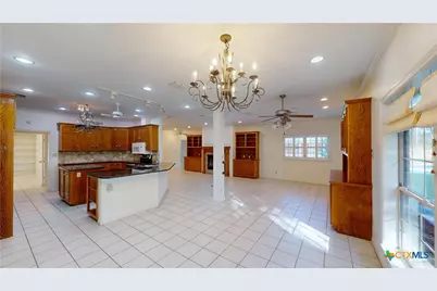 234 Lakeview Drive, Victoria, TX 77905 - Photo 13
