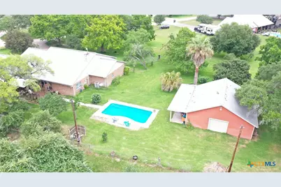 234 Lakeview Drive, Victoria, TX 77905 - Photo 3