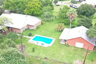 234 Lakeview Dr, Victoria, TX 77905 - Photo 3