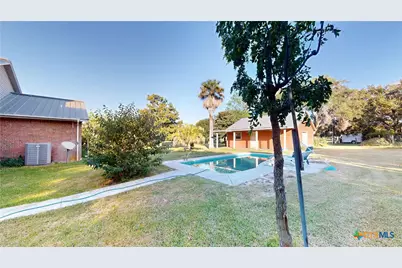 234 Lakeview Drive, Victoria, TX 77905 - Photo 37