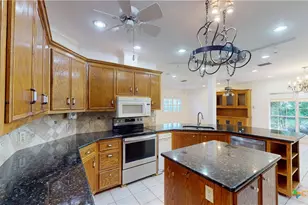 234 Lakeview Dr, Victoria, TX 77905 - Photo 7