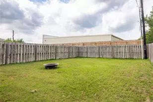 111 Fleetwood Dr, Victoria, TX 77901 - Photo 23