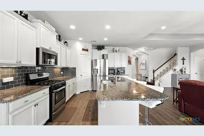 323 Limestone Creek, New Braunfels, TX 78130 - Photo 7