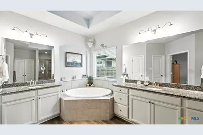 323 Limestone Creek, New Braunfels, TX 78130 - Photo 15