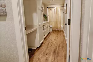 15545 State Hwy 111, Yoakum, TX 77995 - Photo 19