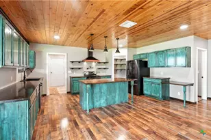 1291 Link Rd, Seguin, TX 78155 - Photo 9