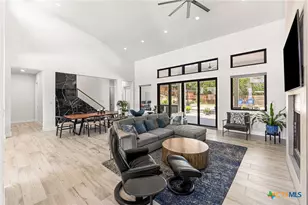 690 Kings Point Dr, Canyon Lake, TX 78133 - Photo 5