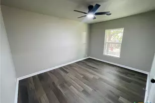 1710 Saunders St, Gatesville, TX 76528 - Photo 17