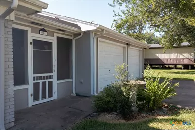 221 Oleander Avenue, Tivoli, TX 77990 - Photo 7