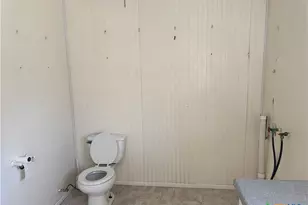 221 Oleander Ave, Tivoli, TX 77990 - Photo 37