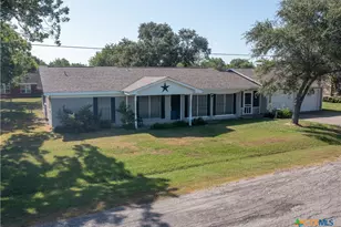 221 Oleander Ave, Tivoli, TX 77990 - Photo 3