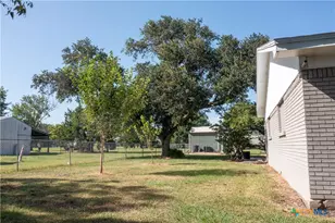 221 Oleander Ave, Tivoli, TX 77990 - Photo 47