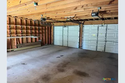 221 Oleander Avenue, Tivoli, TX 77990 - Photo 35