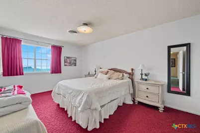 699 Floral Avenue, New Braunfels, TX 78130 - Photo 29