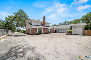 699 Floral Ave, New Braunfels, TX 78130 - Photo 43