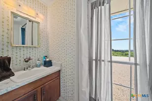 699 Floral Ave, New Braunfels, TX 78130 - Photo 33