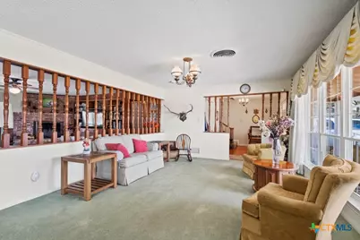 699 Floral Avenue, New Braunfels, TX 78130 - Photo 13