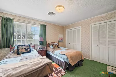 699 Floral Avenue, New Braunfels, TX 78130 - Photo 27