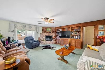 699 Floral Avenue, New Braunfels, TX 78130 - Photo 9