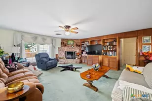 699 Floral Ave, New Braunfels, TX 78130 - Photo 9