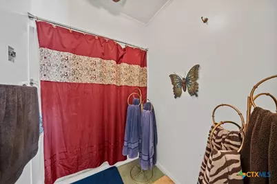 699 Floral Avenue, New Braunfels, TX 78130 - Photo 25