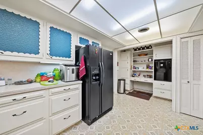 699 Floral Avenue, New Braunfels, TX 78130 - Photo 19